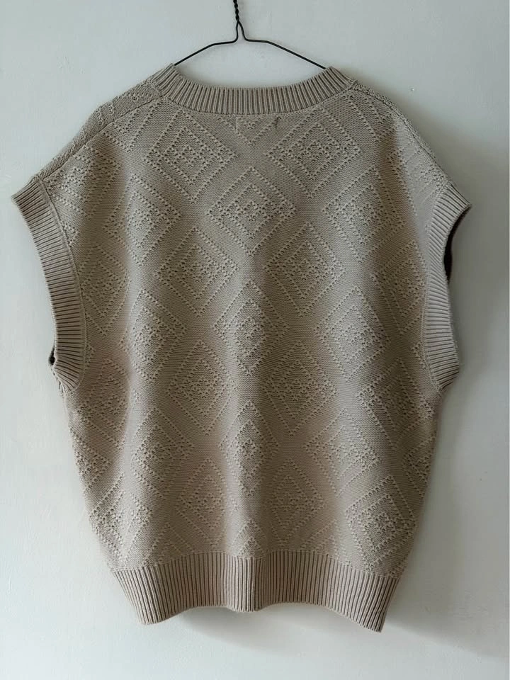 Beige Diamond Knit Vest - photo 2