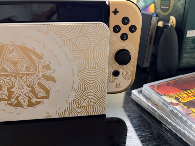 Limited Edition Nintendo Switch Bundle - photo 4