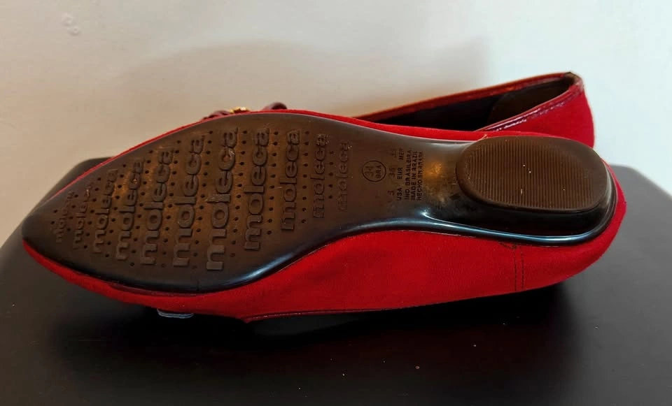 Moleca Red Suede Pointed-Toe Horsebit Flats – Size 5.5 - photo 3