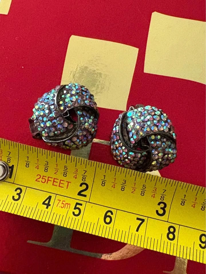 Vintage Clip Earrings Aurora Borealis Rhinestone & Gun Metal - photo 2