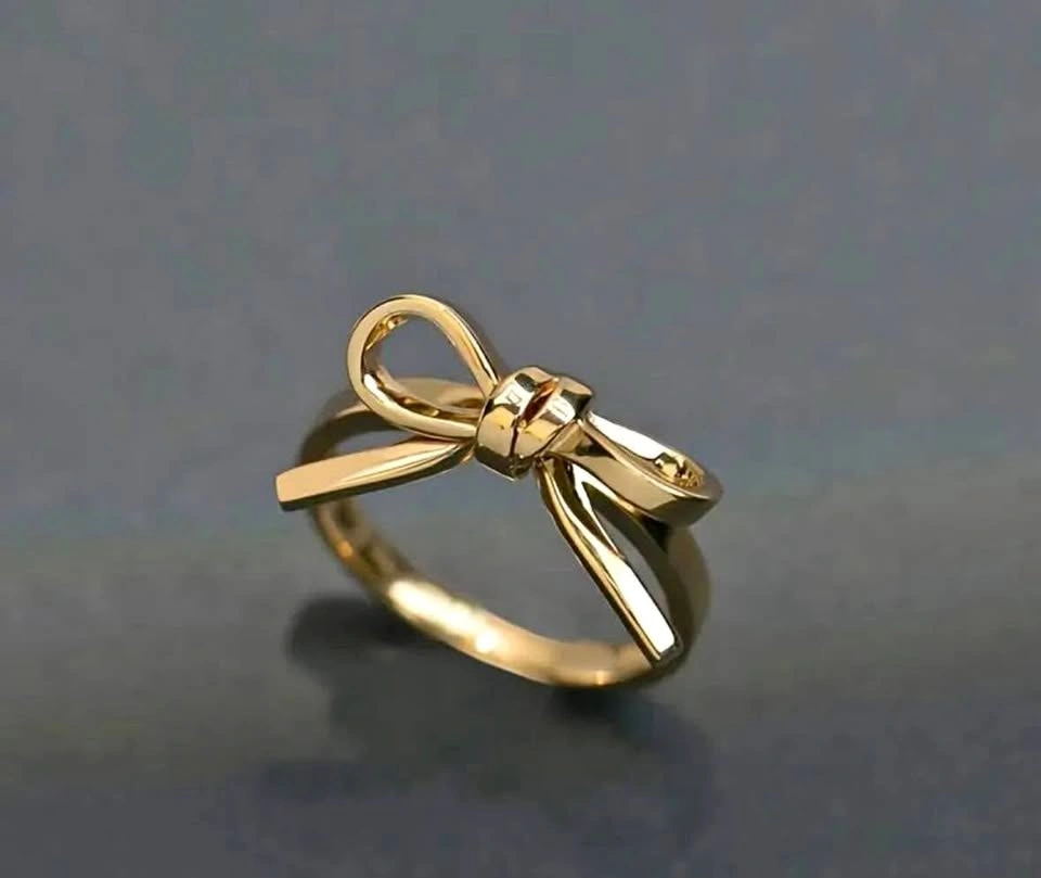 Gold Tone Bow Ring Size 7