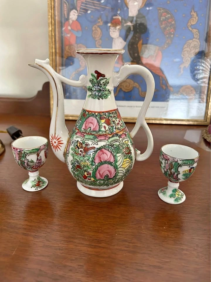 Vintage Chinese Macau porcelain