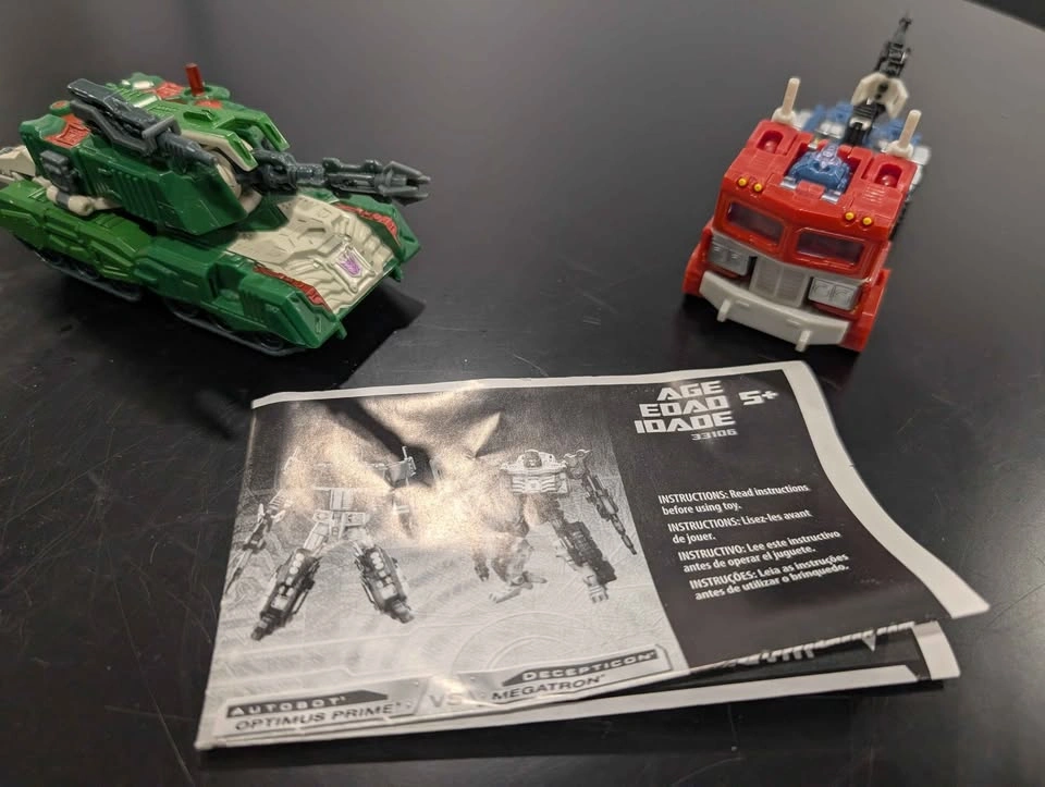 Transformers Classics 2-Pack: Optimus Prime vs Megatron (2006) - photo 2