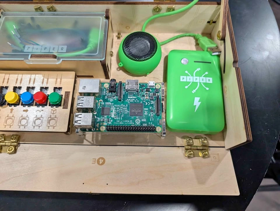 Piper Computer Kit – Educational Raspberry Pi DIY STEM Toy
