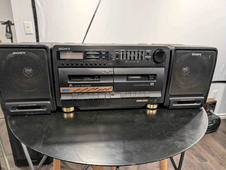 Vintage Sony CFS-720 Radio Cassette-Corder Boombox (Mega Bass)