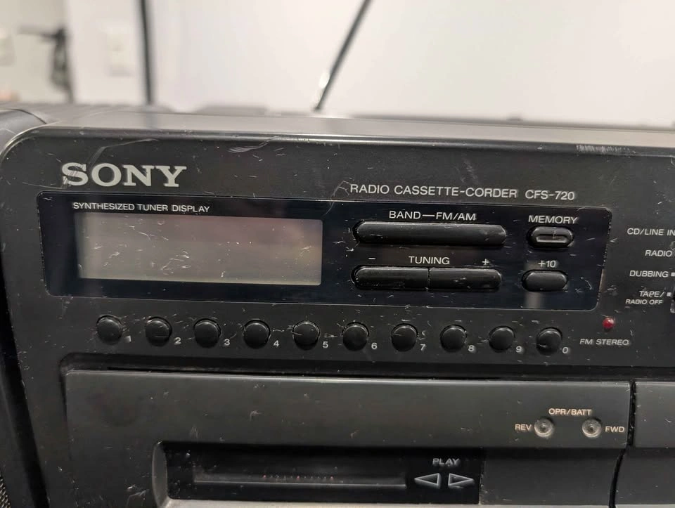Vintage Sony CFS-720 Radio Cassette-Corder Boombox (Mega Bass) - photo 2