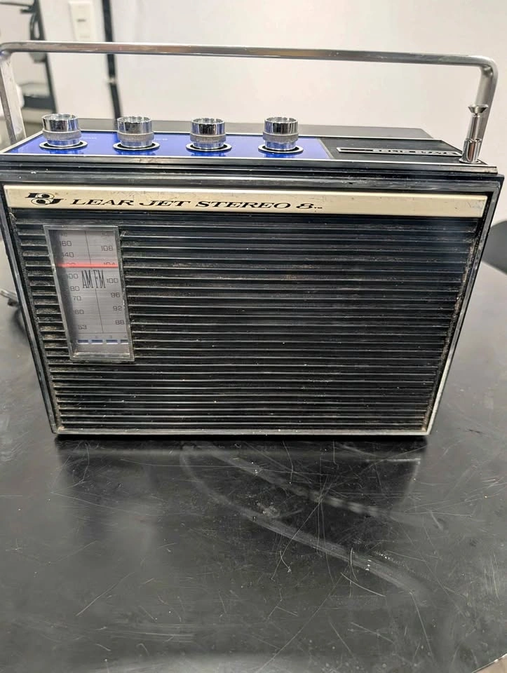 Vintage Lear Jet Stereo 8 Portable 8-Track Player / AM-FM Radio