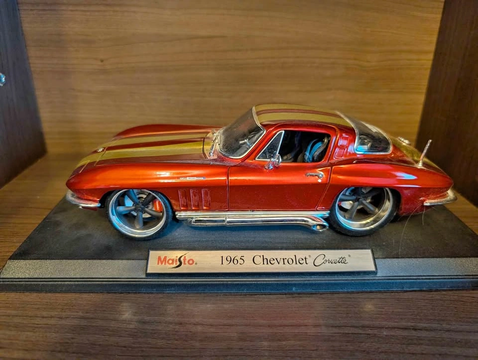 Maisto Pro Rodz 1:18 1965 Chevrolet Corvette Stingray