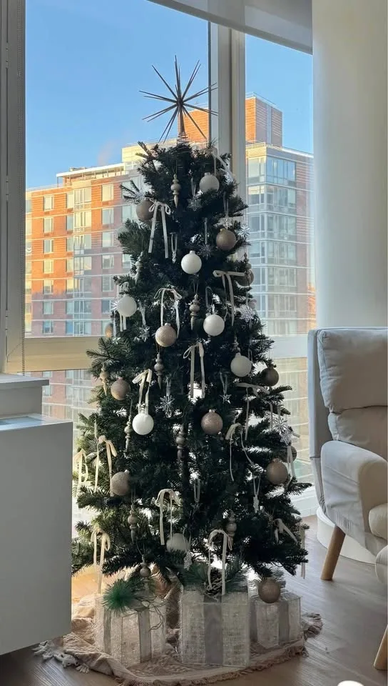 Moving sale - 5ft Christmas tree - photo 4