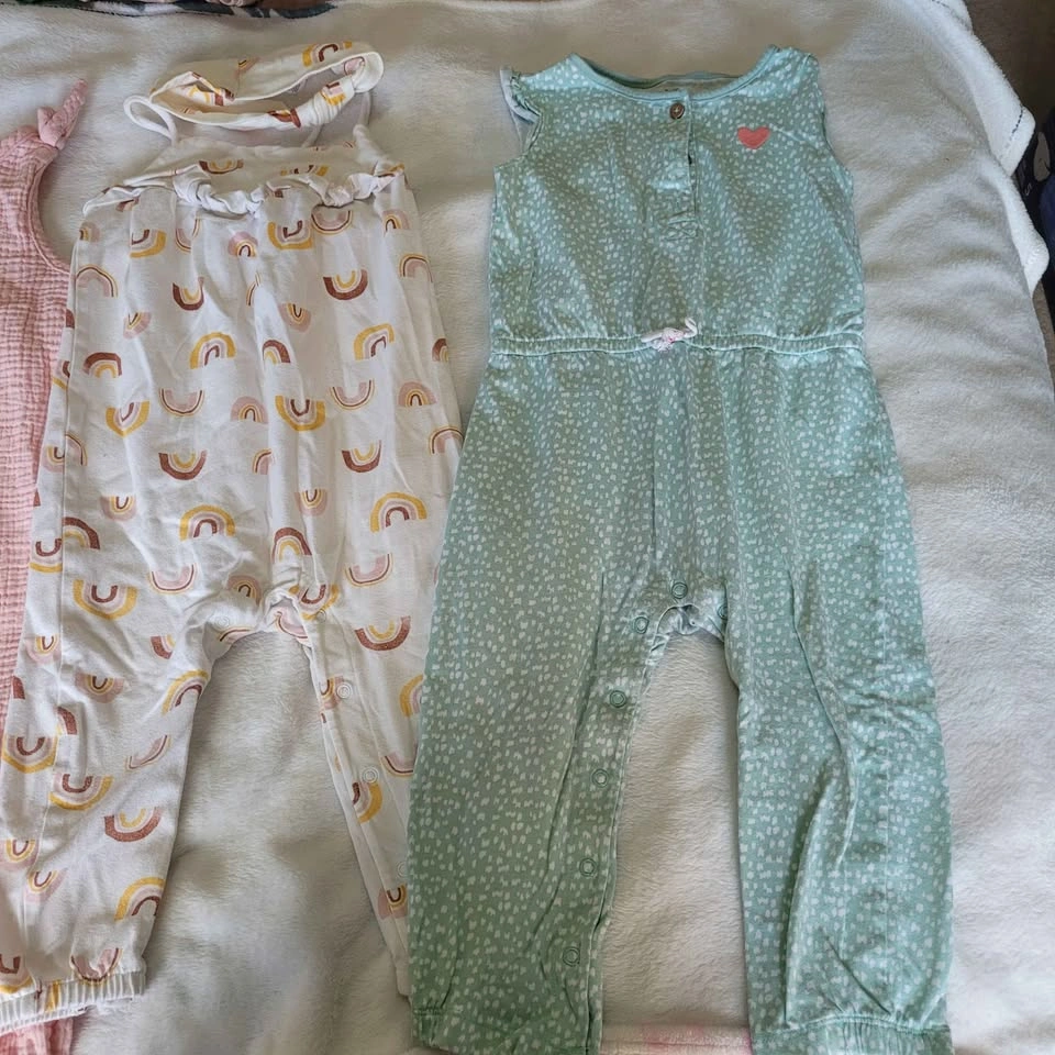 Toddler girl rompers size 24m - photo 2