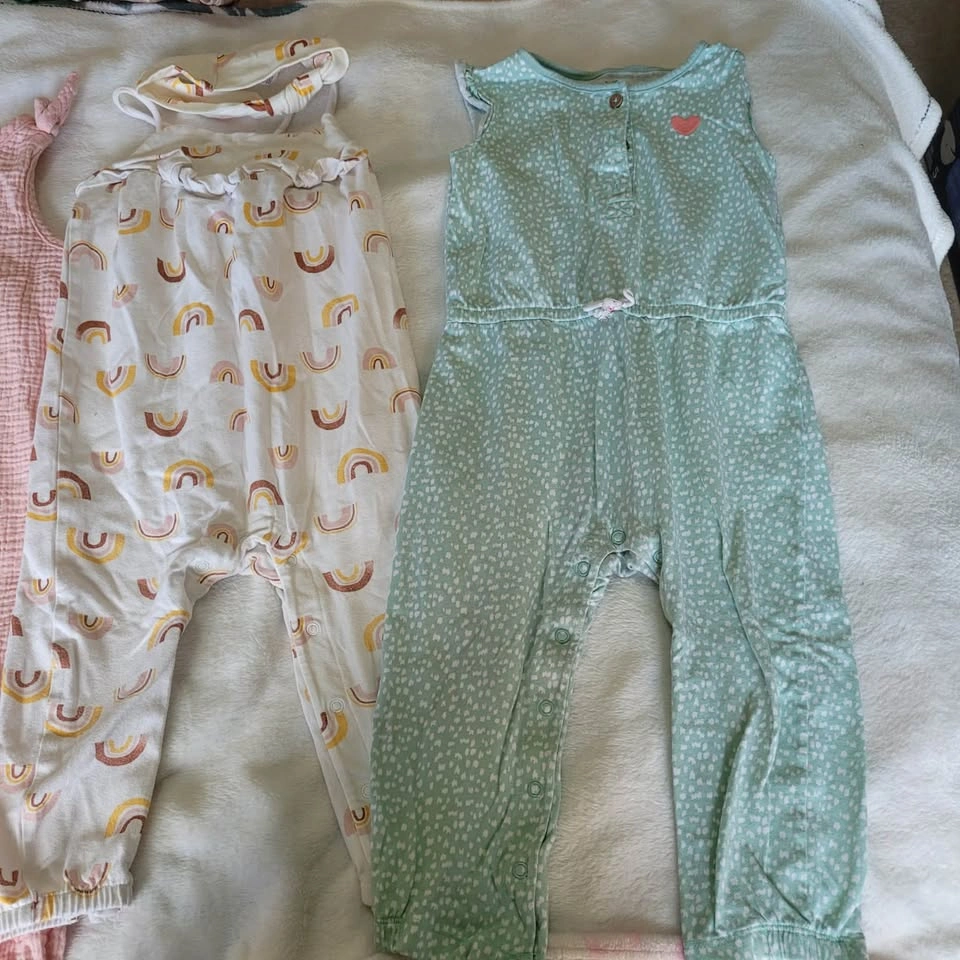 Baby and Carter's Baby Girl Rompers Size 24M - photo 3