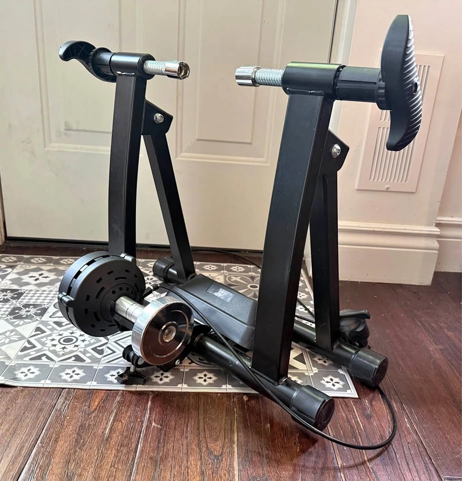 Indoor bike trainer