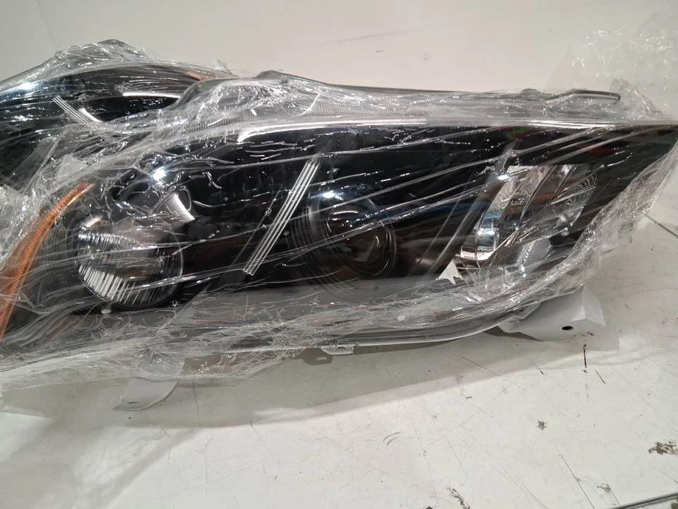 Toyota Camry 2007-2009 Headlights Pair - photo 2