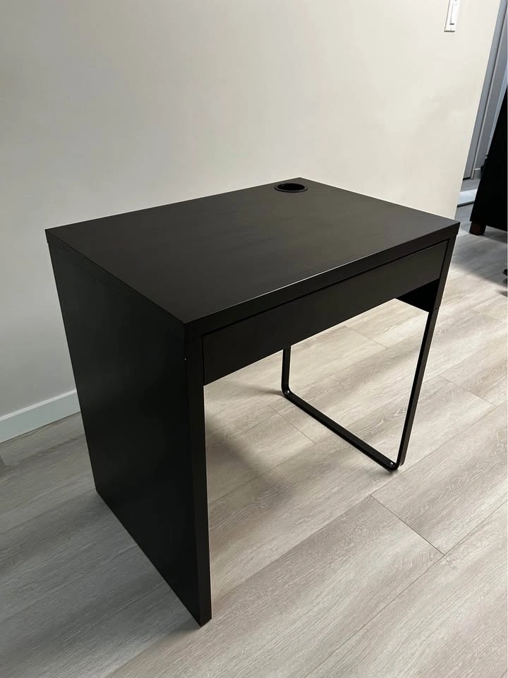Ikea MICKE Table - photo 4