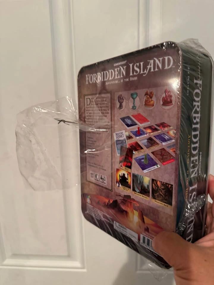 Gamewright Forbidden Island Board Game - photo 2