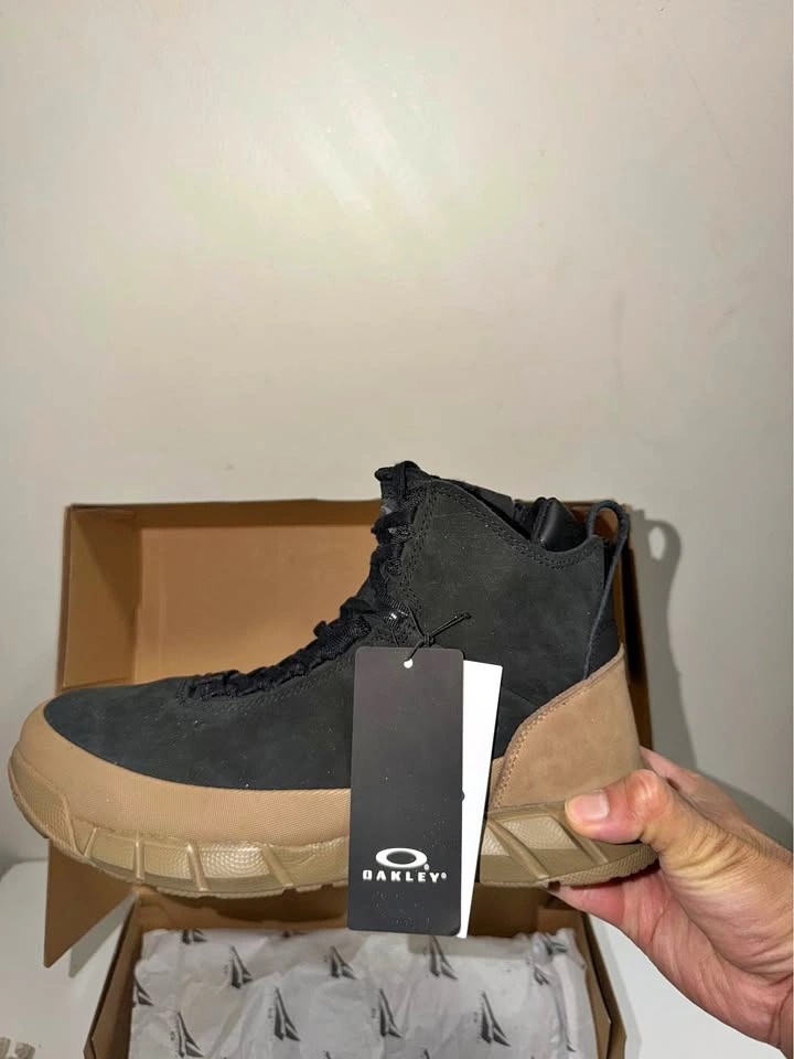 New Oakley Men's Boots Size 10.5 (Fits 9.5-10)