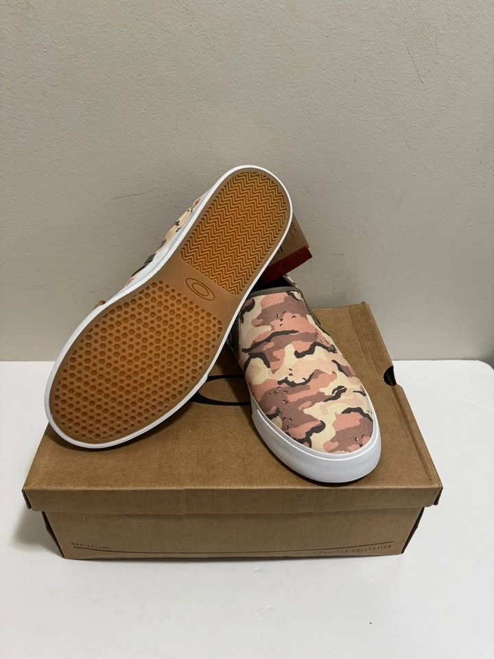 New Men Oakley Slip on Shoes. Size 10 US. Firm price. - photo 4