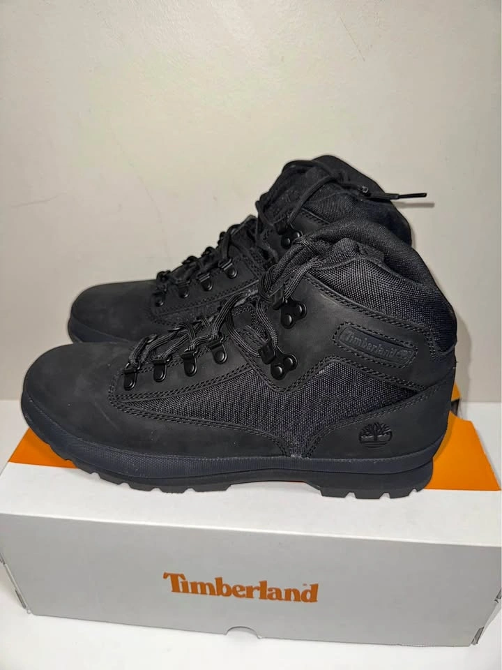 New Men Timberland Hiker Shoes. Size 11.5 US.
