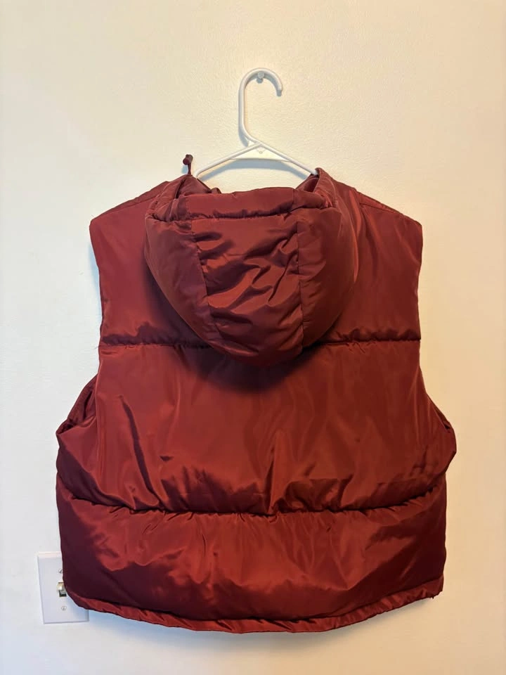 Women’s Burgundy Hooded Puffer Vest - XL - photo 3