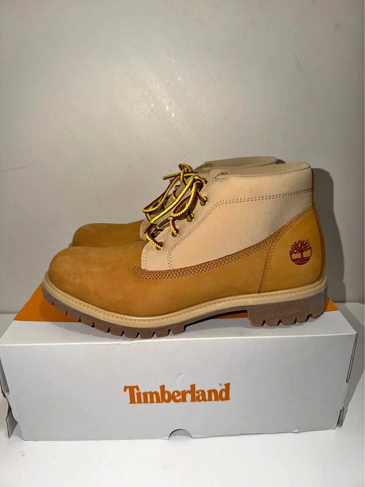 New Timberland Men Chukka Waterproof Boots Size 11 & 11.5