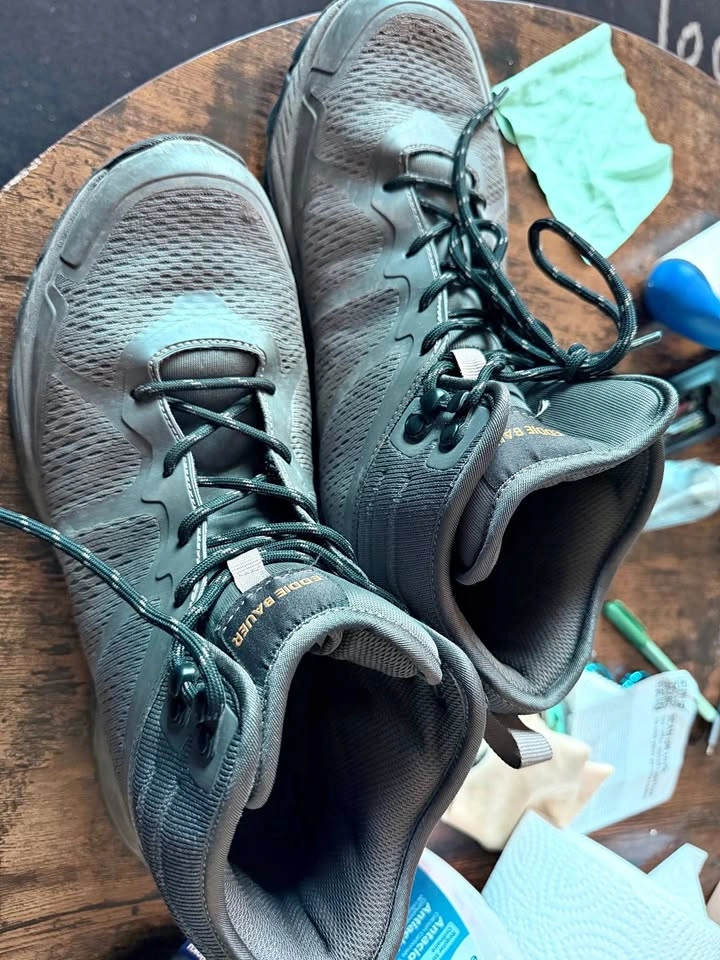 Eddie Bauer Hiking Boots size 11 lightly worn