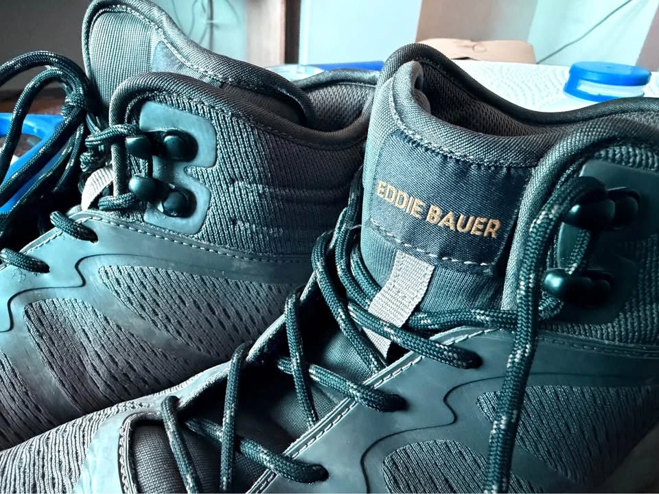 Eddie Bauer Hiking Boots size 11 lightly worn - photo 2
