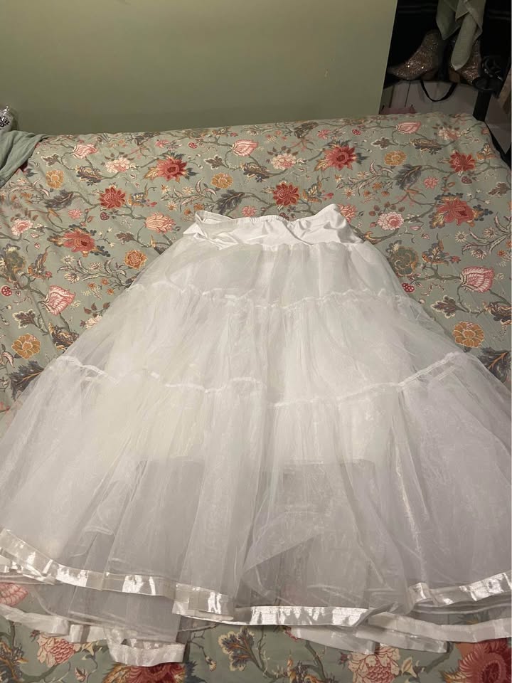 Women’s Tulle Crinoline Bridal Slip - photo 2