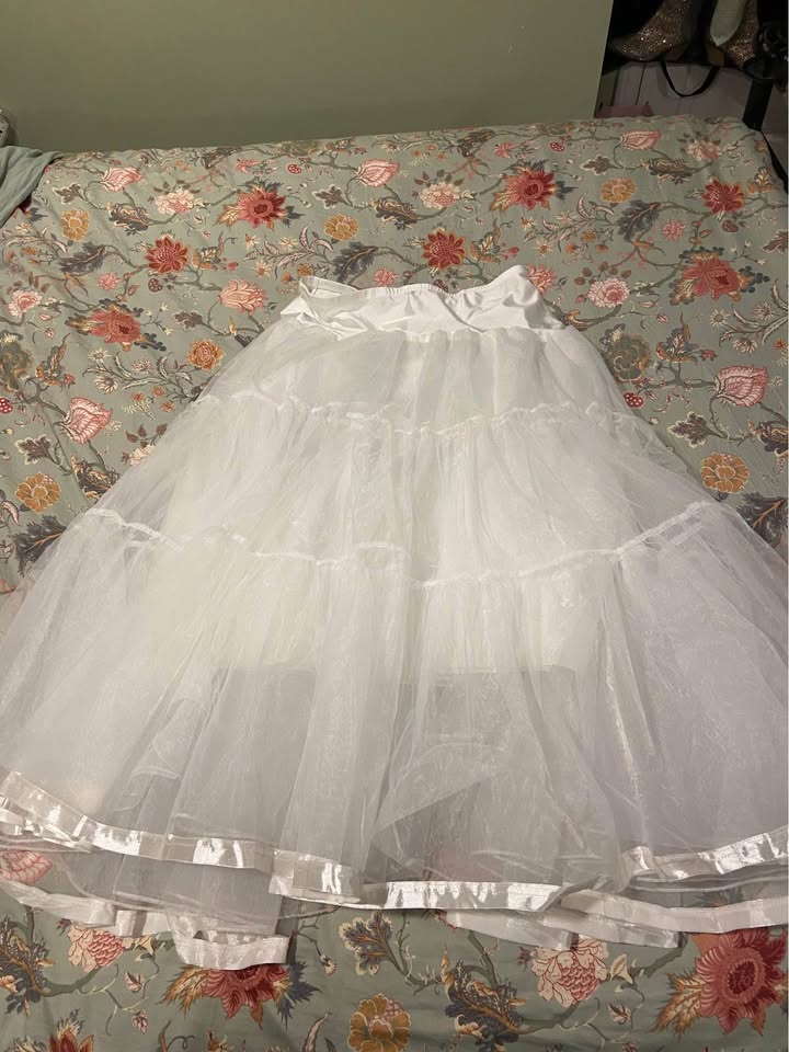 Women’s Tulle Crinoline Bridal Slip - photo 3