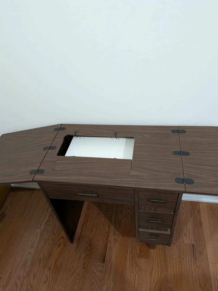 Expandable folding wooden desk / Craft table - photo 3