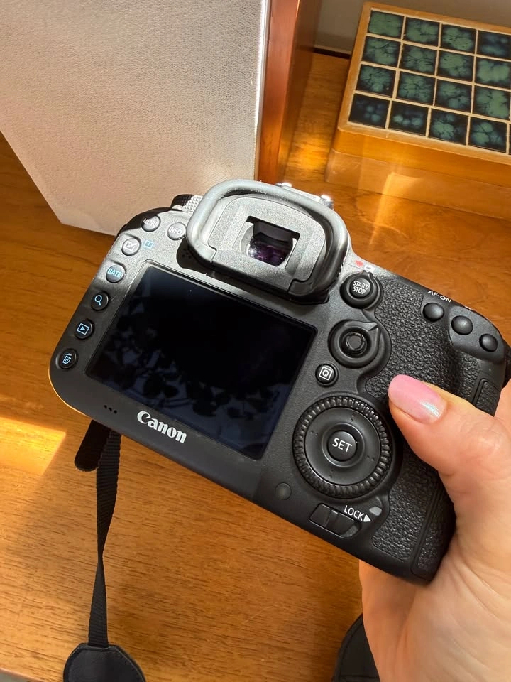 Canon 7D Mark ii Body - photo 3