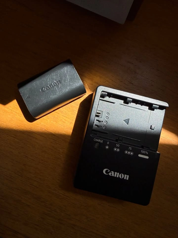 Canon 7D Mark ii Body - photo 4