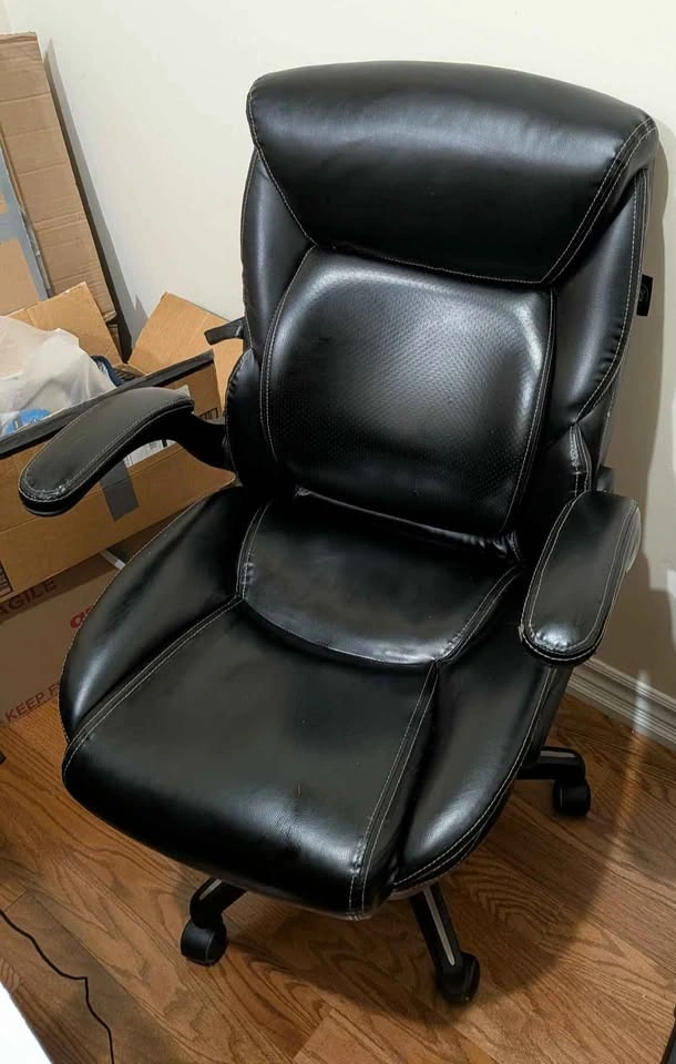 Black office chair - photo 2