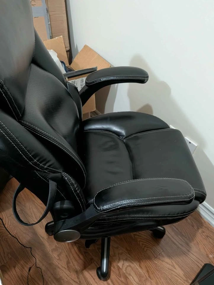 Black office chair - photo 3