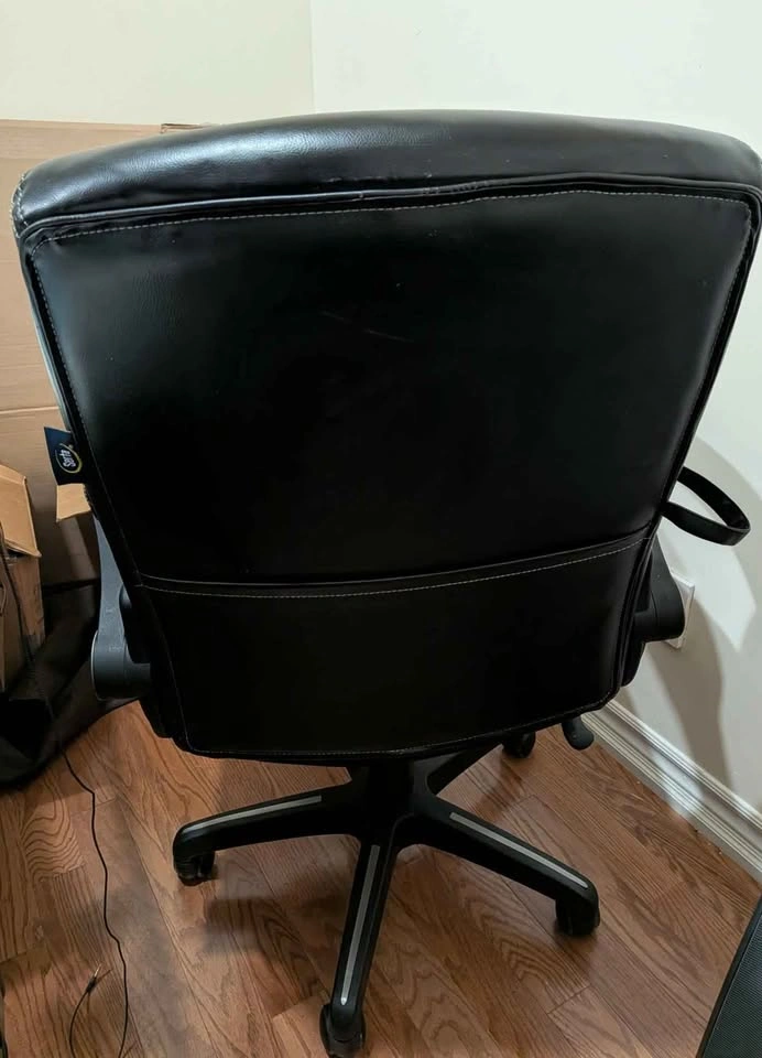 Black office chair - photo 4