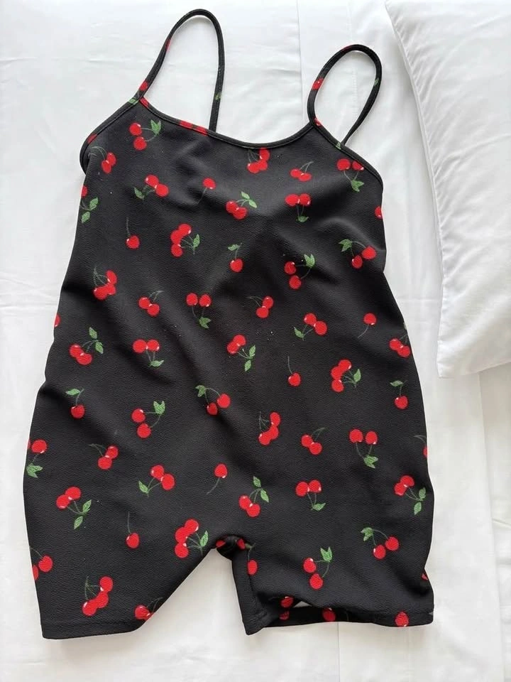 Bundle of Women’s Clothing Sizes Small & Medium - photo 5