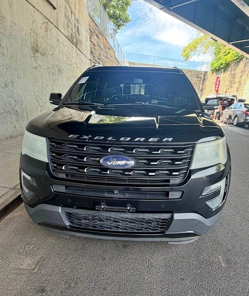 2016 Ford Explorer Sport · AWD