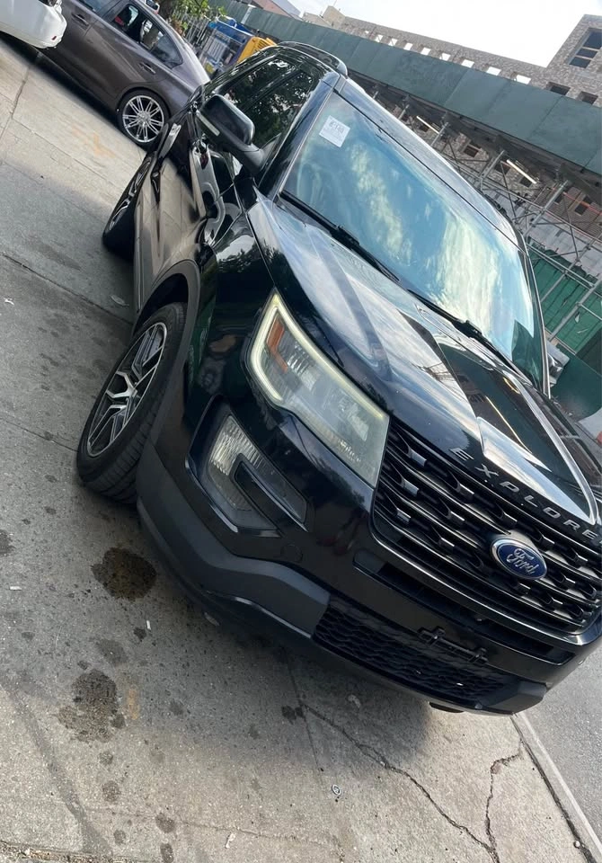 2016 Ford Explorer Sport · AWD - photo 4