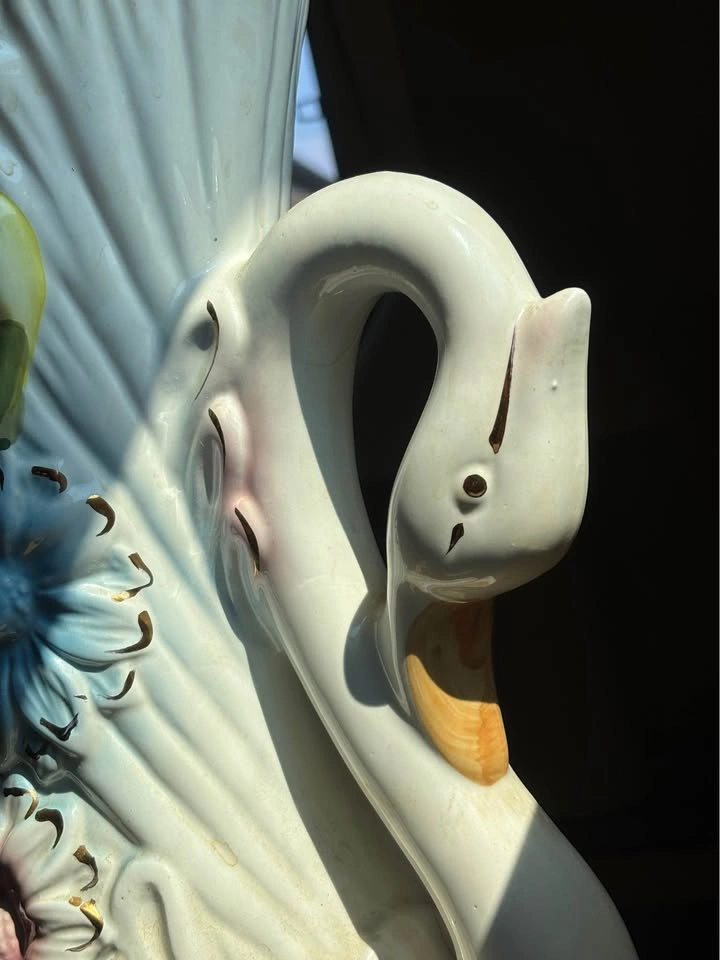 Rare 19" Vintage Mid-Century Ceramic Twin Swan Floor Vase - photo 3