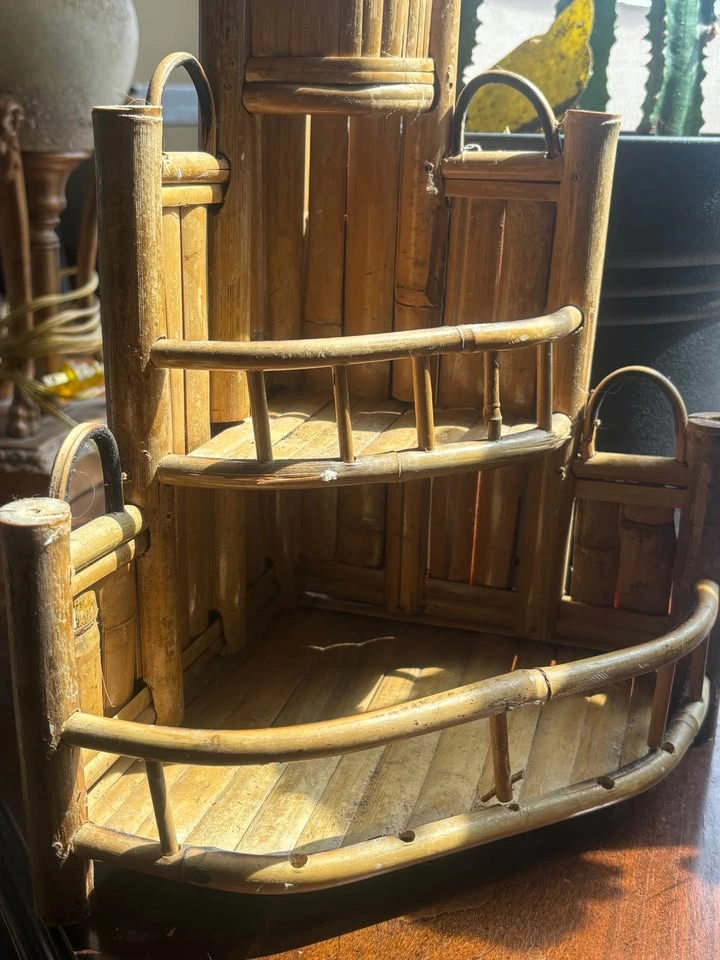Vintage French Bamboo Corner Shelf DAMAGED - photo 3