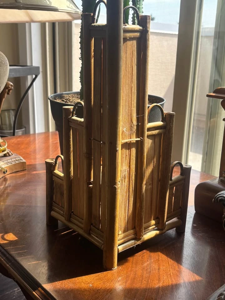 Vintage French Bamboo Corner Shelf DAMAGED - photo 4
