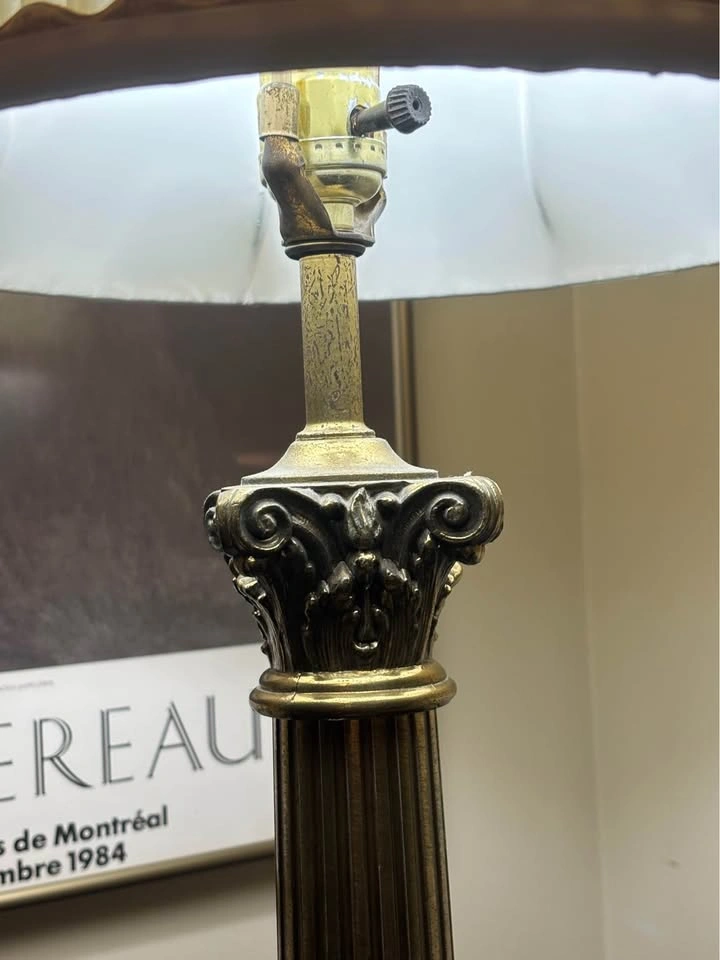 Vintage Hollywood Regency Brass and Marble Table Lamp - photo 5