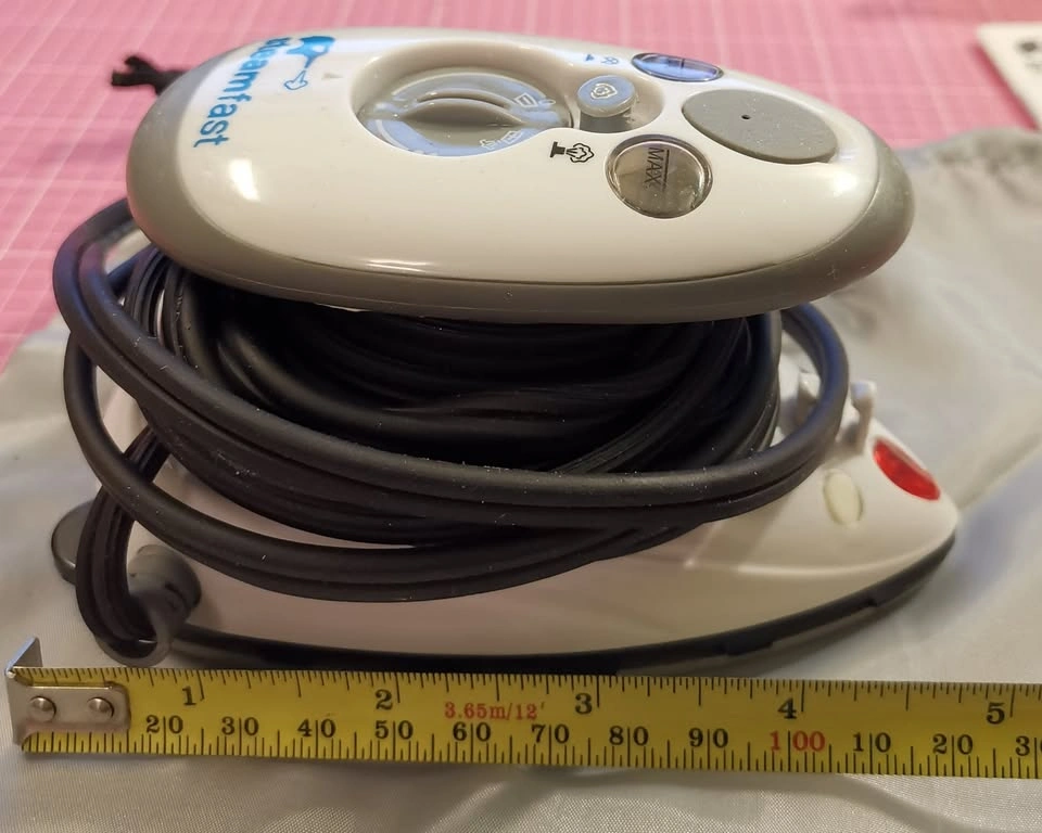 Universal Travel size steam iron - photo 2