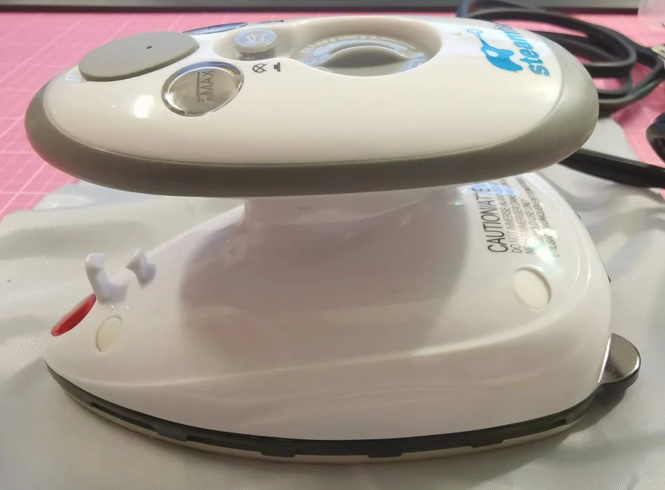 Universal Travel size steam iron - photo 5