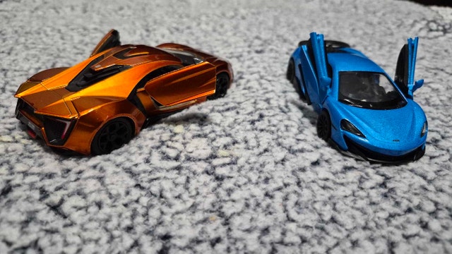 Mclaren 570s + Lynkn Hypersport cars (Hand sized) - photo 2