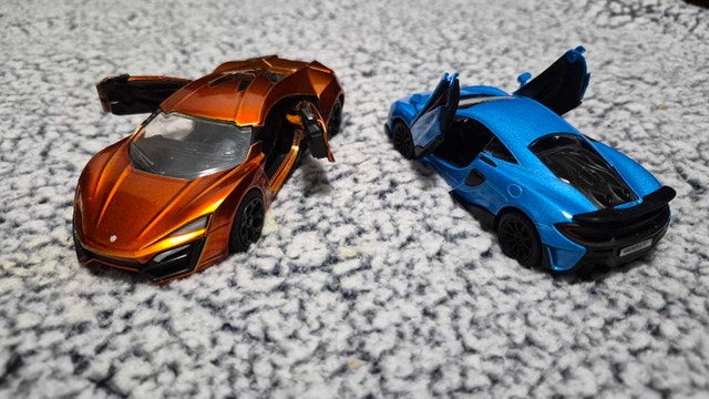 Mclaren 570s + Lynkn Hypersport cars (Hand sized) - photo 3