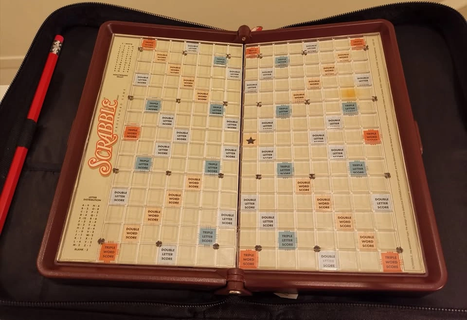 Scrabble To Go Folio Travel Edition - photo 3