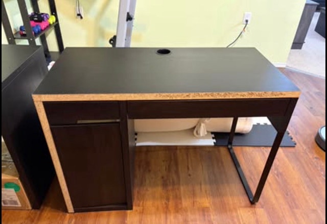 IKEA MICKE desk