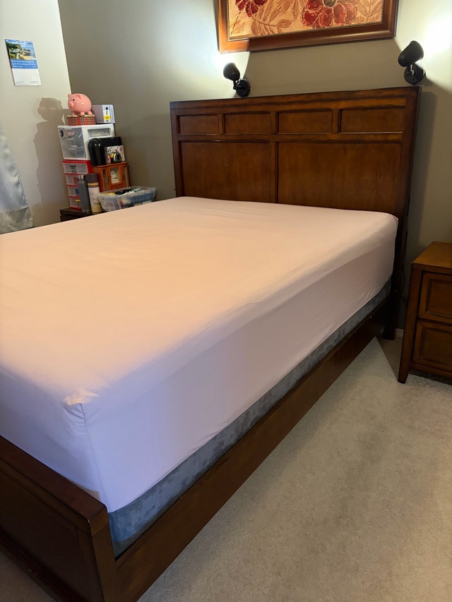 Queen Bed Frame with 2 Nightstand - photo 2
