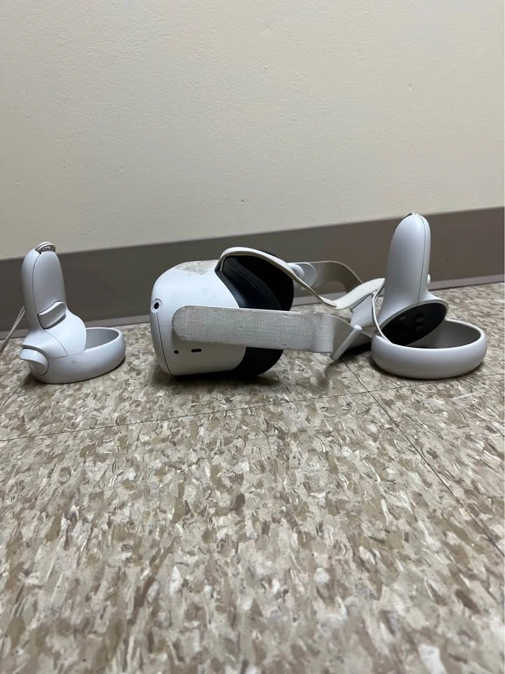 Meta quest 2 VR - photo 3
