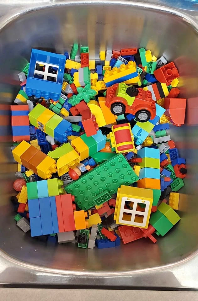2012 Lego Storage Bin filled with Lego/Duplo